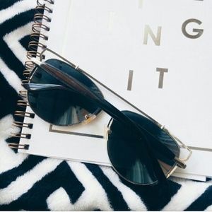 Karis' Kloset Accessories - Accessories | Oversized Silver mirror sunnies Karis' Kloset Accessories - Accessories | Oversized Silver mirror sunnies